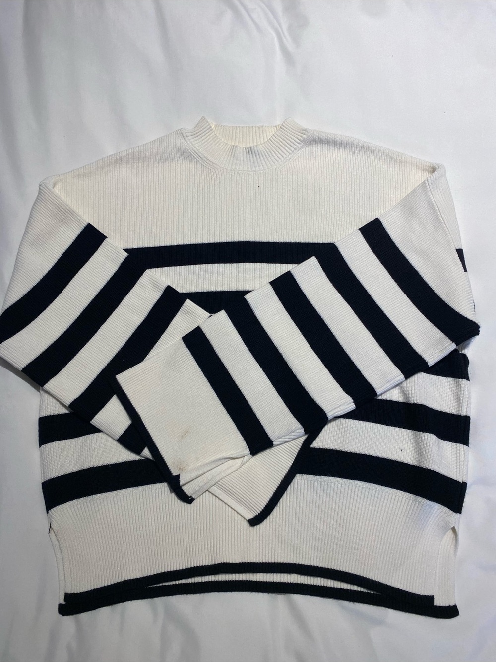 Dynamite White & Black Striped Crewneck Sweater